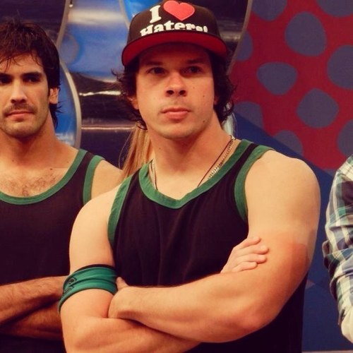 Fans Club Oficial de Mario Hart 3
V v