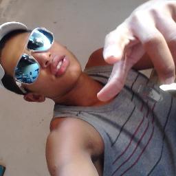 Eu pensei que a saudade só trouxesse tristezas, mas percebo que ela também me faz ver o quanto você é importante pra mim.
