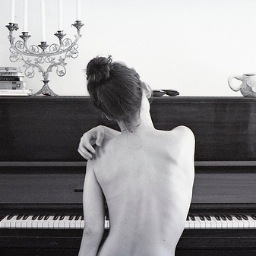 18. Depresiva y anorexica. Quiero cambiar el mundo, pero sobretodo cambiar el mío.