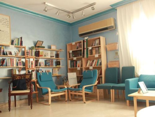 نقرأ لأن حياة واحدة لا تكفي . نحو عالم يحيا بالقراءة . *النادي للفتيات الجامعيات. readingclub2009@hotmail.com