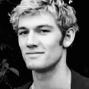 Sexy nefilim. Amo a Clary, y con ella tuve 2 hijos. APARTAROS, QUE QUEMO. es verdad, estoy hecho de fuego. [Rol__TMI]