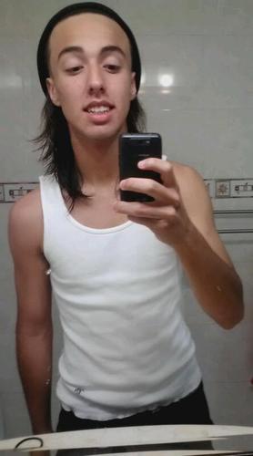 #Freshman @ Gables #Skateboarding #Team SODSG Follow me ill follow back c: