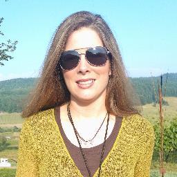 Momma, wife, PR person, crafter, hunter, occasional runner. Loves to eat & travel.