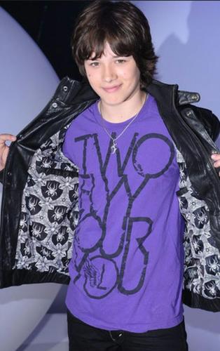 Love  kickin it, I do MMA, IM A LEONATOR/OLIVIAN AND IM PROUD!! @iamleohoward  @olivia_holt are both my idols