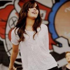 Demi Lovato is my life♥
        ''ⓎⓄⓁⓄ''
_/\__/\__s2__/\__/\_