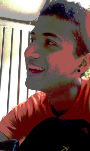 por favor sonrie....cuando el sol no brilla todo es mas triste...:D