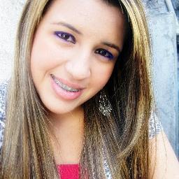 Aquela que você fala mal, paga-pau e faz igual (':