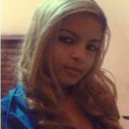 Quem sou!αqυєℓα мєиιиα qυє ѕσинα cσм σѕ ρέѕ иσ cнãσ(:
α мєиιиιинα cσм נєιтιинσ dє вσαzιинα,
cσм cαяιинα dє qυιєтιинα,
мαѕ qυє иãσ έ вσвιинα .!