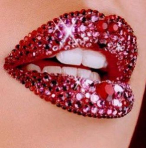 SasokiSyria's profile picture. اغرد ما اهوى، واطنش لما اريد، لاني ست الكل.