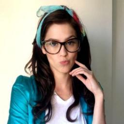 any10_Anielly's profile picture. Viver no passado 
É o mesmo que andar pra trás 
Só quero saber
De tudo que pode me levar pra cima