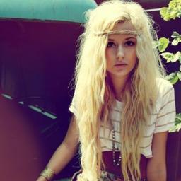 bell_a_anna's profile picture. Life's my playground