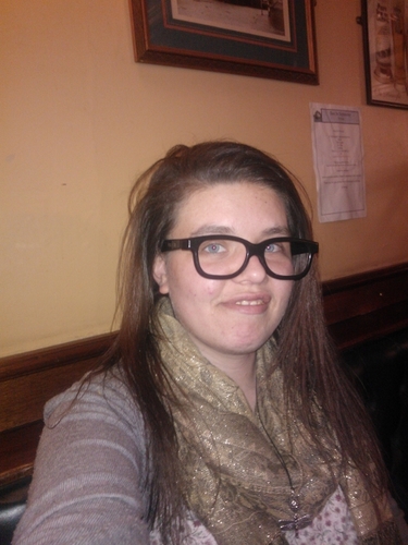 hi i m emma i have just joined i would love 4 u 2 follow me n see wat i unique person i am x