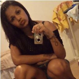 ' ~Por dentro umα personαlidαde minhαα .! ' Por forαα um conceito seu .
