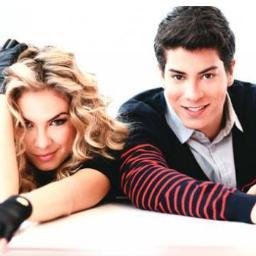 amo os rebeldes , atualmente estou atuando com lua blanco e com arthur aguiar , e trabalhando muito bem