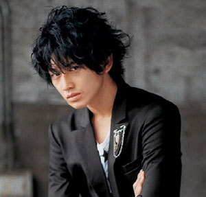 kazyumaru11's profile picture. ヘアスタイルとかファッションをこだわるのが好きな20歳です。元々フリーターでしたが、今はパソコン１台で月200万稼いでます。あ、ワンピースも大好きです(-^〇^-)興味あったら話しかけてください！　旅行/MHL/カンゴール/トリッカーズ/PAMERAMAN