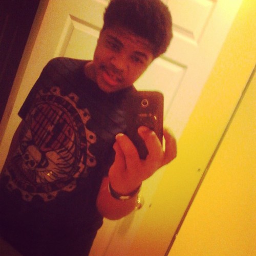 ImSoCareeLess's profile picture. Kik : Singkle, Insta : clifton_single #cloverdalee tf up