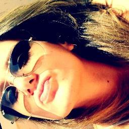 Feliz ou não , temos que seguir em frente! Sem apego. Sem melancolia. Sem saudade ✌ ‏✌ ‏