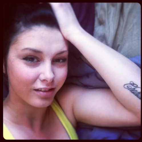 18 year old mommy of an amazing 13 month old boy. Enjoys peoples presence. Won't put up with bullshit :)(
