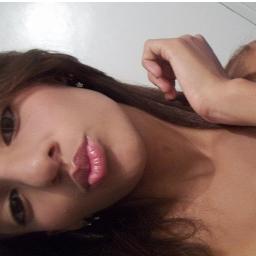 Ҩ  Quem se define se limita !