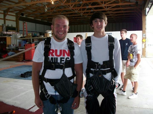 Juanito_Fortez's profile picture. When you look back at your life, you won't remember the nights you were studying, but the nights you were with friends raising trouble