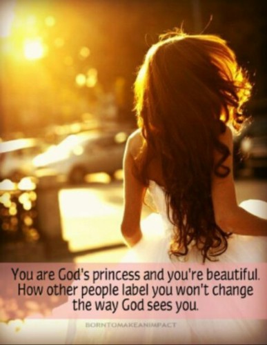 Daughter of the King. Loved by God. Normal Christian gal trying to keep God in the center of my crazy life! #loveGod #waitingforhim #teamfollowback #DMme