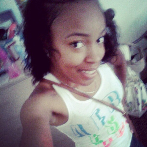 sw33th0n3y04's profile picture. Somewhere living my life on my grind making money