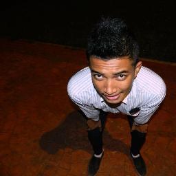 gak suka cewe munafik !