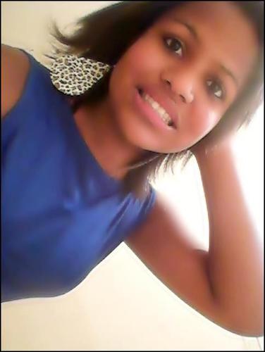 ''Fala Pra tua Tristeza que
Deus Ama o teu Sorriso''.