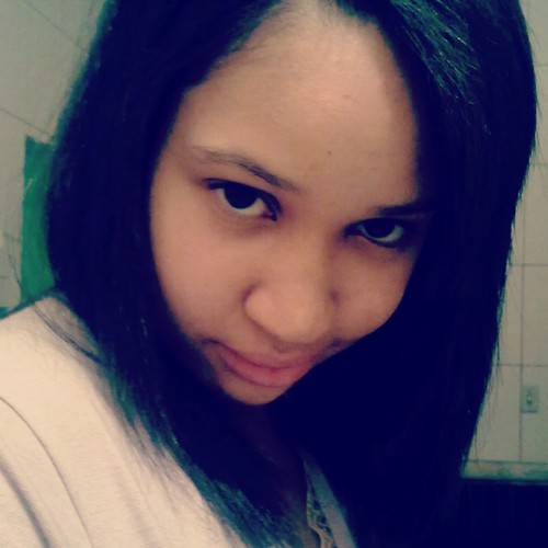 sou casada com @justinbieber ( quem dera kk) e ama japones,coreanos