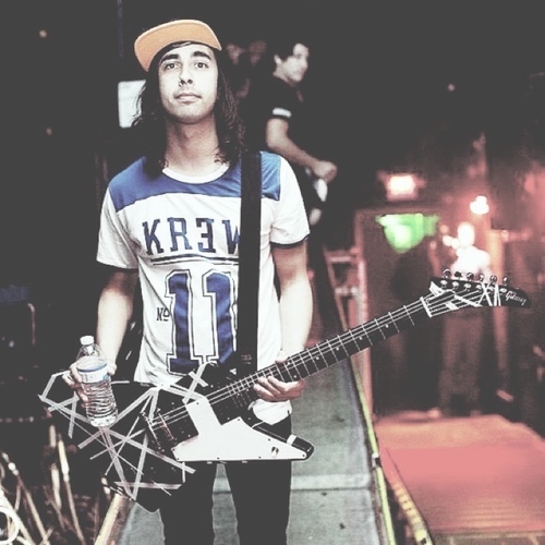 fauxfake_'s profile picture. I might be a dick, but at least I can twerk.