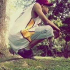 Hijo del JAH Rastafari, BLESS♥...
Skate'r street...
