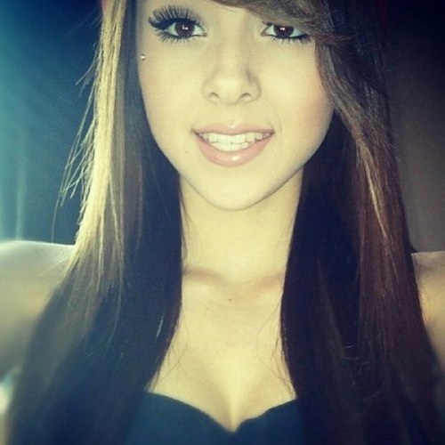 Hey Its Selena Follow me o instagram Selenaaxoxo_ Only profile (  )