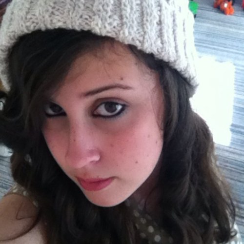 I'm a Directioner, Lovatic, Swiftie. Love to read and make music!!