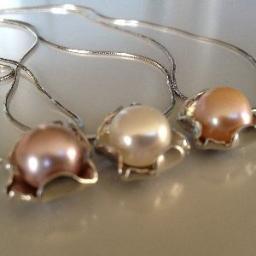 chocolate749's profile picture. ネットでアクセサリーを買うのは不安ですよね！でも、このお店は返品ＯＫだから安心して購入できました。そして送料も無料。ピュアジュエリーＹｏｕ＆Ｉをよろしくお願いします。