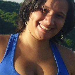 Somente quem passa pelo gelo da dor chega à inocência do amor.