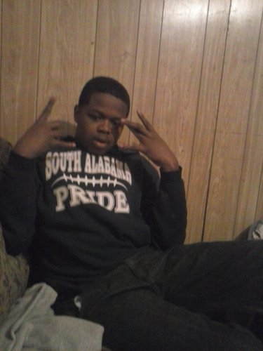 follow mii wife @A1_shawdyymean and mii sista @iHEARTquay