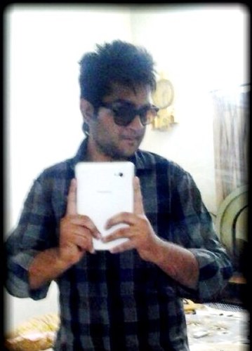 relationship- single, fun luving person .A dreamy guy n very helpful to everyone , lyks every damm thing ..