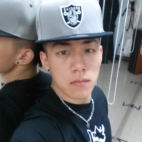 im casper's abs fan!lol
bboy with sixpacks are the most thing i love,hehe