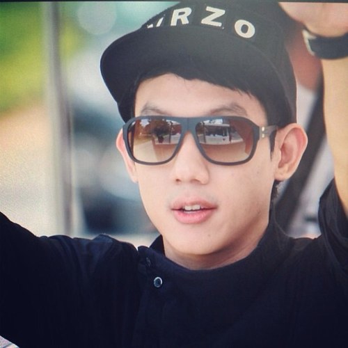 ผมชื่อ ปลื้ม(บี้) นะครับ Followผมด้วยนะครับ ผมเป็นบอทนะ ไม่ใช่ตัวจริงนะ อย่าสแปมนะ ไม่ใช่คนน่ารัก แต่ทักได้:) IG : @vrzopleum Page : PluEm VRZO สตูดิโอกองโจร