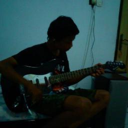 AxelNovaldy's profile picture. FUCKING LOVE