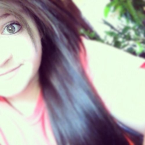 Hello! I need 4K followers! Help me reach that goal. Follow me & ill give you a shoutout! Oh & you see that White button? I'd tap that(; I Love u. xx
~KennedyH