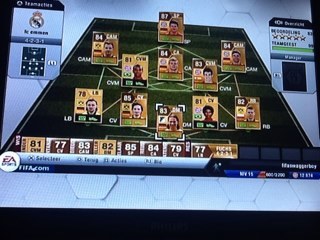 Eerlijk en goeie GiveAway, alle spelers!!! Ook geld!!! Volg,ik Follow Back en DM je welke speler je wilt!