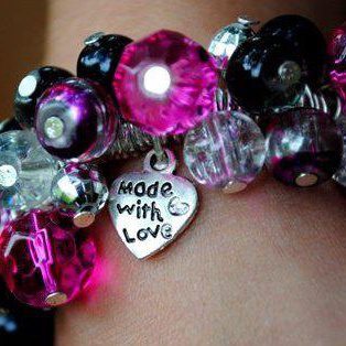 madewithloveuk_'s profile picture. Creating beautiful bespoke costume jewellery for everyday wear or those extra special occasions
http://t.co/QD4xtBxfyC