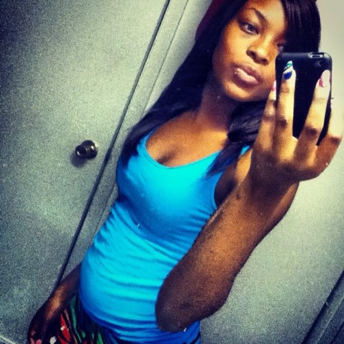 R.i.p my bestBitch Renesha Marie and to My big Cousin Ryan aka Rt. Them were my worldss. #TeamGingerbread, #TeamProudMother Go Follow @Kidd__Vonnie #Tfb