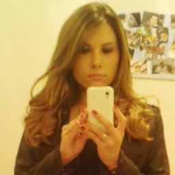 ''Ignore o que te faz sofrer, abrace o que te faz feliz''