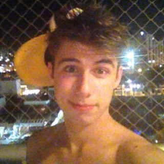 Eu já te amo há algum tempo... mas nem todo o tempo do mundo me parece suficiente para descrever tudo isso. ♥