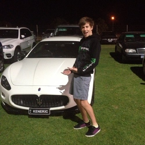 Iconic_Reaction's profile picture. My name is Bailey, i play CoD and i do tages/eps, my youtube channel is - http://t.co/sUngJJJamk