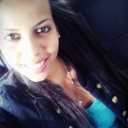 Pisciana ;16 ; ciumenta ; modello ; chata ; feliz ; doida ; brincalhona ; amo minha família & amigos ; ; && Estou Solteirinha :)