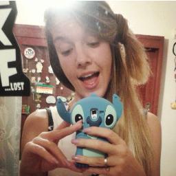 eeu simplismente te amo ;  @raquel_cardozo




 Levanta a Cabeça Princesa , se não a coroa Cai . 

Since : 31/03/13