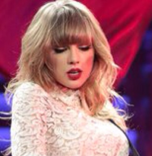 Ta source Francophone de la célèbre Taylor Swift. #Facts, #Quotes, #Pics, #Info... #RedTour